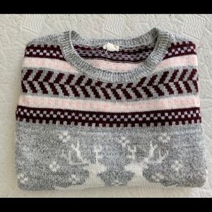 Garage XS Christmas / holiday sweater that fits like a size S.